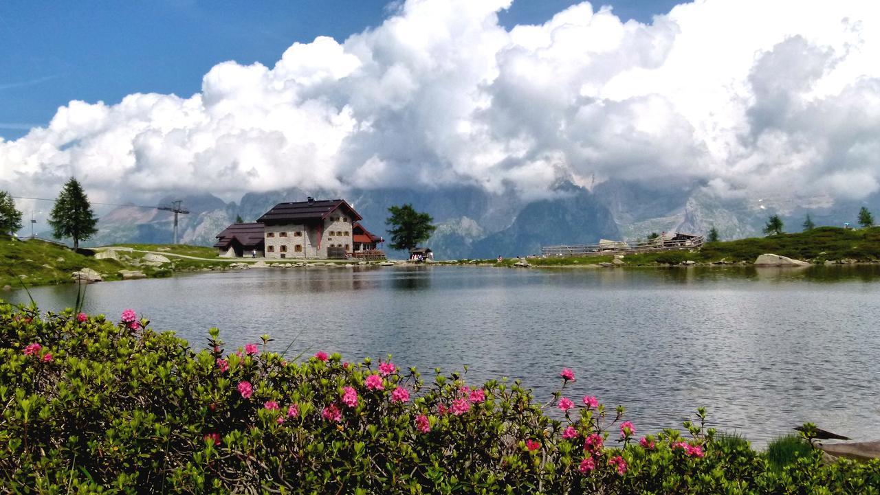 Rifugio Viviani Pradalago Madonna Eksteriør bilde